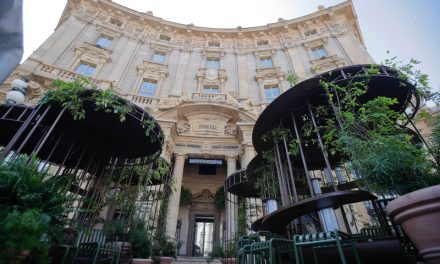 Το πρώτο Starbucks στην Ιταλία άνοιξε μόλις πριν απο λίγες μέρες για να κατακτήσει την χώρα του espresso