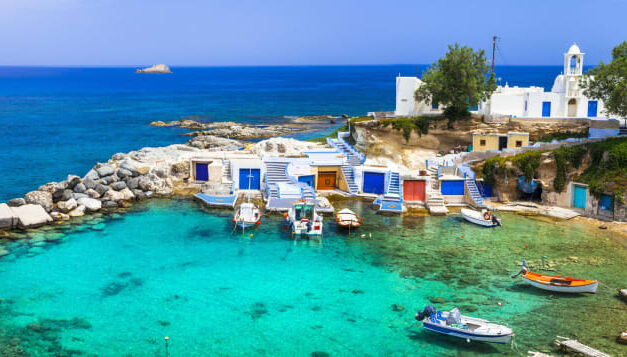 Πολλώνια… το γραφικό ψαροχώρι της Μήλου