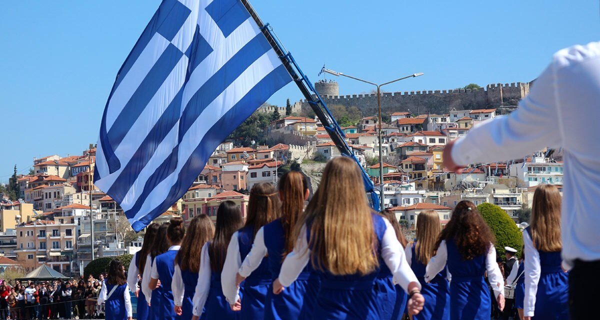 Σάκης Αρναούτογλου: Καλοκαιρινός ο καιρός το τριήμερο της 28ης Οκτωβρίου