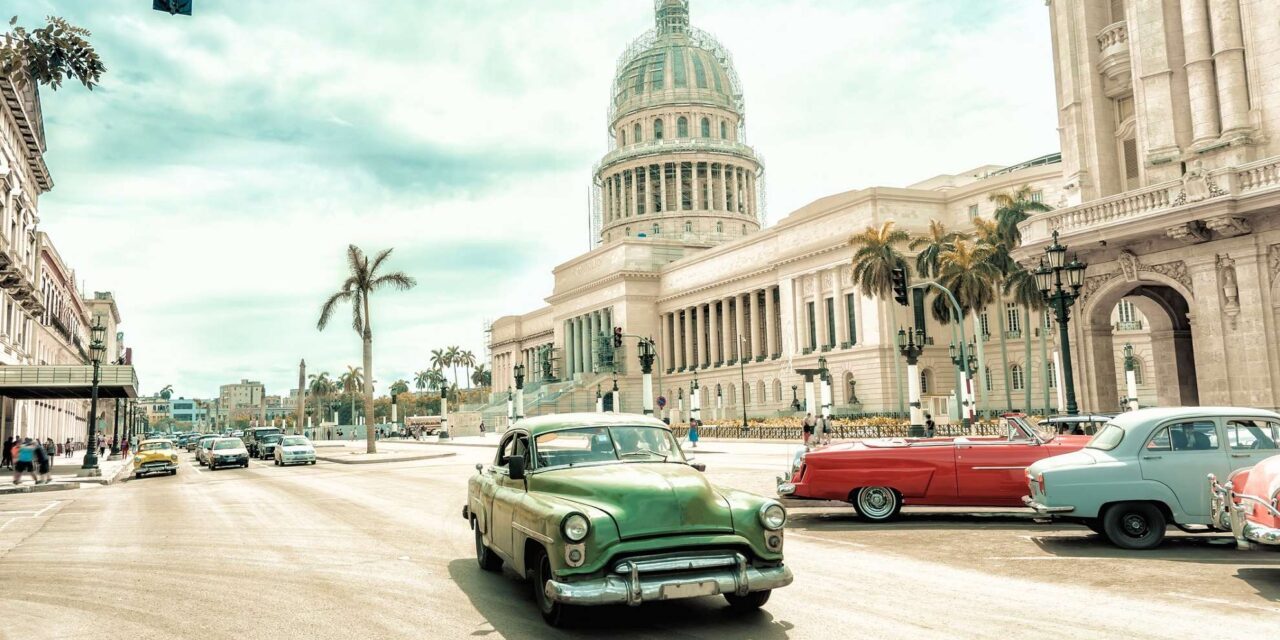 Ταξίδι στα χρώματα, στη salsa, στην ιστορία: Ταξίδι στην Κούβα!
