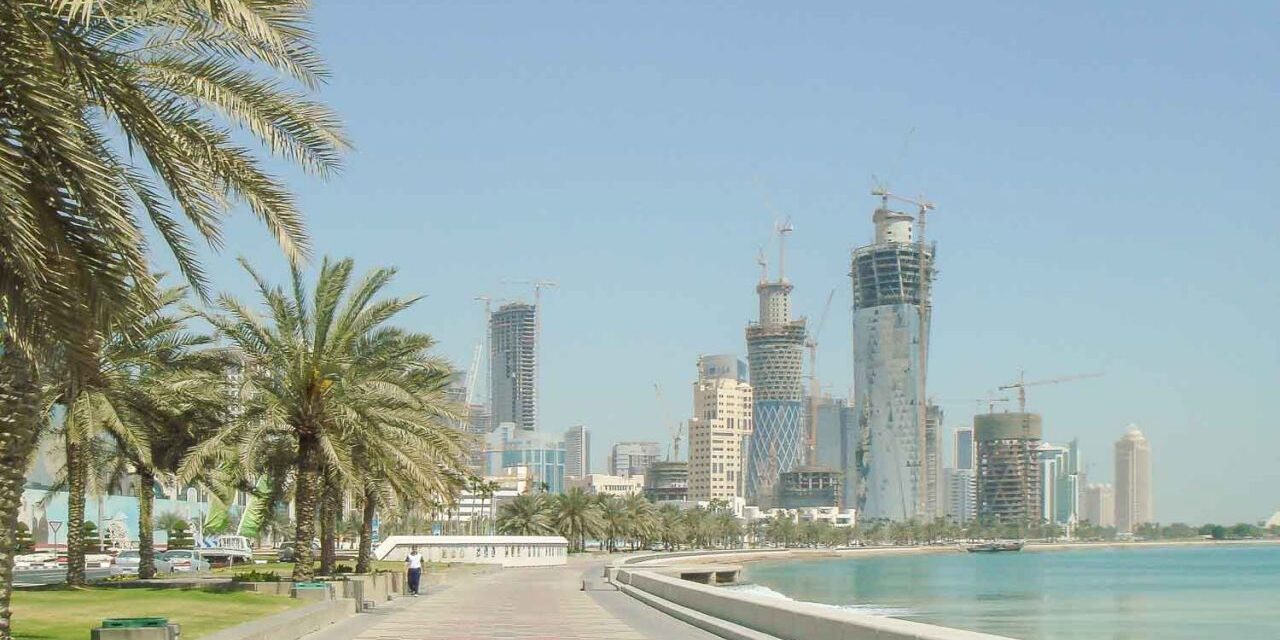 Το Κατάρ βάζει κλιματιστικά στους δρόμους για να αντιμετωπίσει τη ζέστη