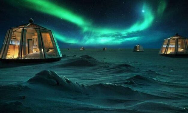 Το «βορειότερο ξενοδοχείο στον κόσμο» αποκτά φορητά ιγκλού
