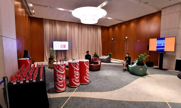 Ο τουρισμός αποτελεί μια μεγάλη βιομηχανία και σημαντική πηγή εσόδων για την Ελλάδα