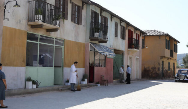 Αυτό είναι το χωριό που γυρίστηκαν οι «Άγριες Μέλισσες» – Κι όμως δεν βρίσκεται στον Θεσσαλικό κάμπο!