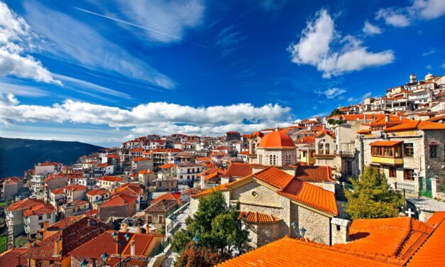 Ποιος είπε ότι η Αράχωβα είναι μόνο για τον χειμώνα;