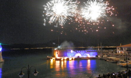 Εντυπωσίασε και φέτος η αναπαράσταση της Ναυμαχίας της Ναυπάκτου (video)