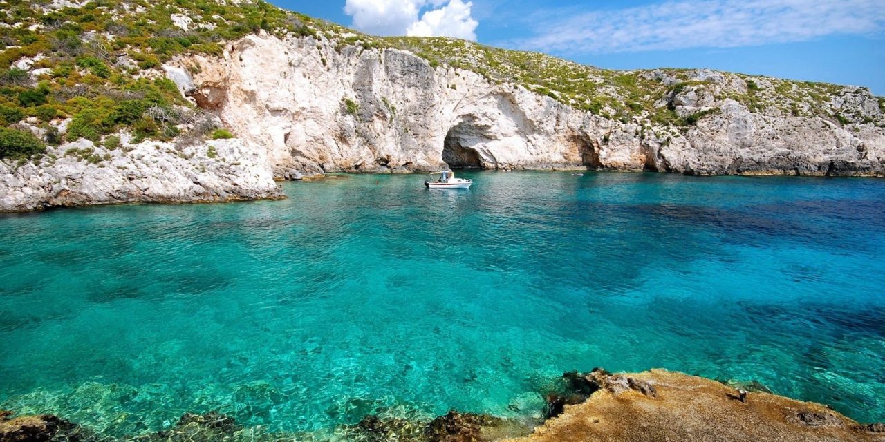 Αυτά τα τρία ελληνικά νησιά προτιμούν οι Βρετανοί για διακοπές