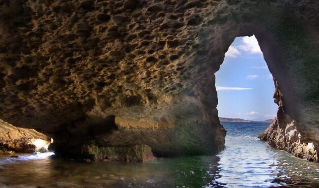 Κρήτη: Σπηλιές που ζούσαν λεπροί μετατρέπονται σε πολυτελή δωμάτια airbnb