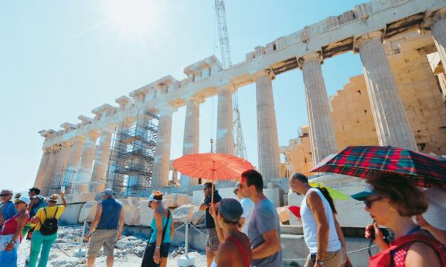 Αυστριακή εφημερίδα: Ακμάζει ο τουρισμός της Ελλάδας -Tο 2019 θα είναι η καλύτερη χρονιά όλων των εποχών