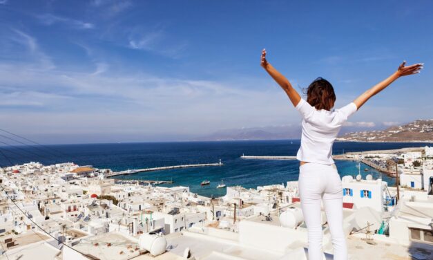 Ελληνικός τουρισμός: Στα 4,18 δισ. οι εισπράξεις τον Αύγουστο