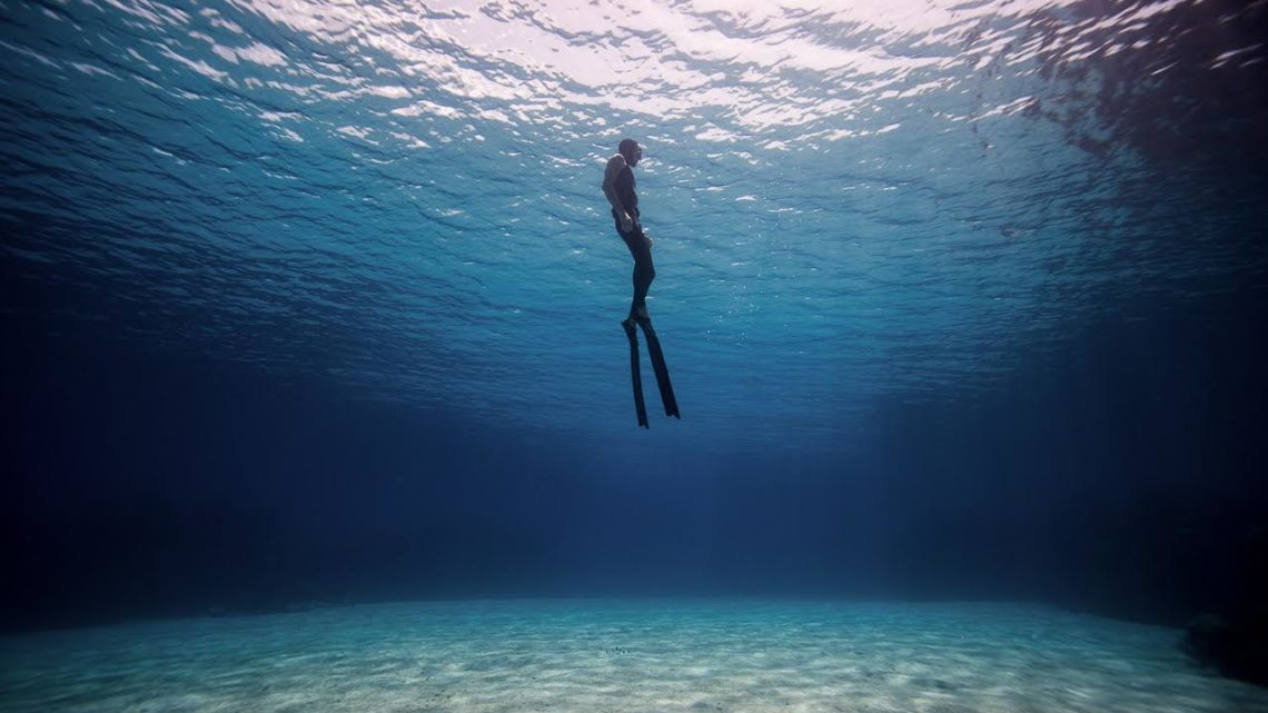 Κατάδυση στο «απέραντο γαλάζιο» της Αμοργού