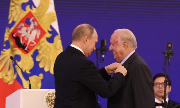 Grecotel: Ο Ν. Δασκαλαντωνάκης παρασημοφορήθηκε από τον Βλαντιμίρ Πούτιν