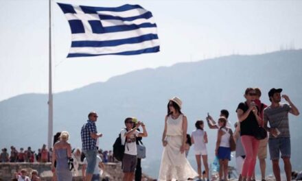Την Ελλάδα επιλέγουν για τις διακοπές τους οι νεαροί Κινέζοι