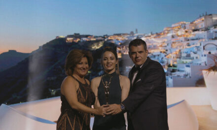 Διεθνείς διακρίσεις για το ξενοδοχείο Athina Luxury Suites στη Σαντορίνη