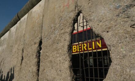 Τείχος Βερολίνου: 30 χρόνια από την πτώση – Η ημέρα που άλλαξε τον κόσμο