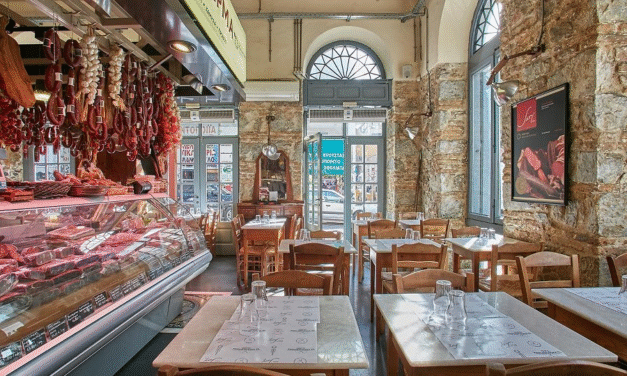 Τα Καραμανλίδικα του Φάνη: Ένας ναός αλλαντικών στο κέντρο της Αθήνας