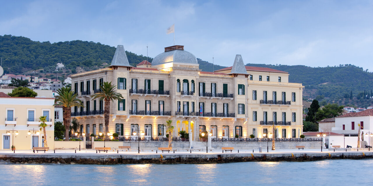 Poseidonion Grand Hotel: Αριστοκρατική διαμονή με θέα τον Αργοσαρωνικό