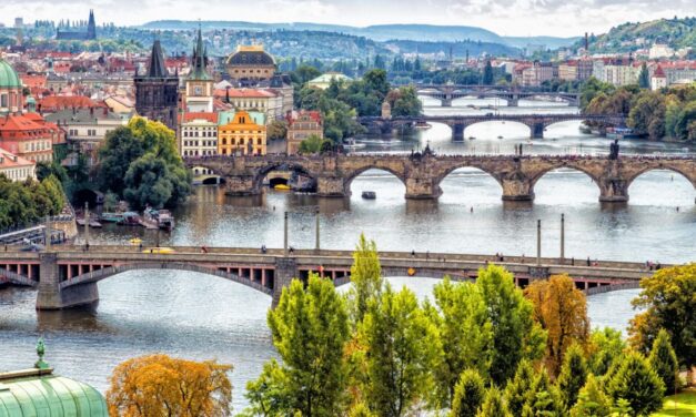 Πράγα: Κουρασμένοι από τον τουρισμό οι κάτοικοι