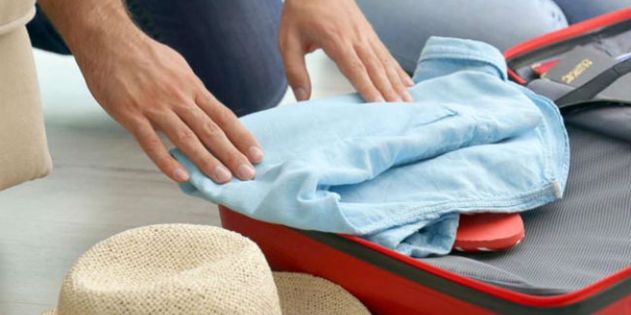 Έξυπνα tips για να χωρέσετε περισσότερα πράγματα στη βαλίτσα σας