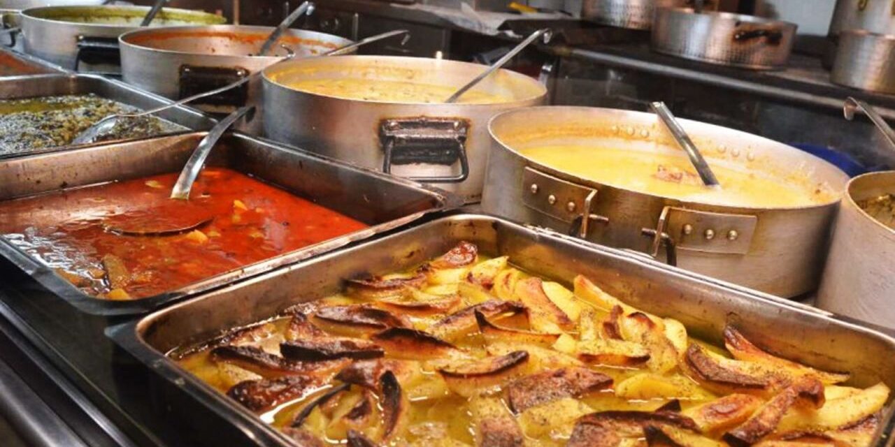 Οινομαγειρείο “Η Ήπειρος”: Εκεί όπου η Αθήνα γεύεται τον πιο θρυλικό πατσά