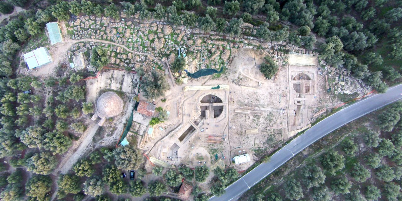 Πύλος: Στο «φως» δύο αρχαίοι θολωτοί τάφοι