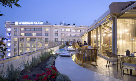 Χριστούγεννα & Πρωτοχρονιά με μοναδικά ρεβεγιόν & εορταστικά πακέτα σε εμβληματικά ξενοδοχεία