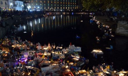 Δράμα: Γέμισε και φέτος χάρτινα καραβάκια η λίμνη της Αγ. Βαρβάρας