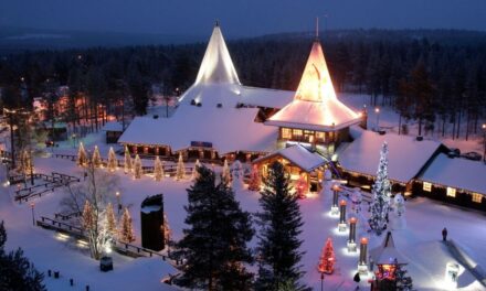 Ροβανιέμι: Αναγεννήθηκε από τις στάχτες και μεταμορφώθηκε σε χωριό του Αϊ-Βασίλη