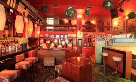 Tiki Bar: Εορταστική διάθεση στην πιο εξωτική γωνιά της πόλης