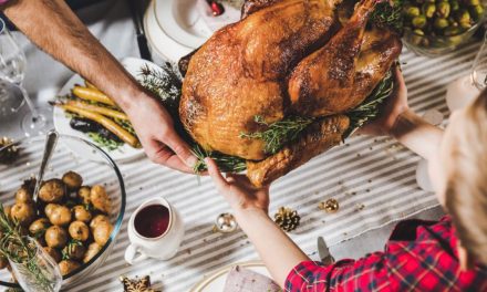 Ο γύρος του κόσμου μέσα από 10 Χριστουγεννιάτικα γεύματα