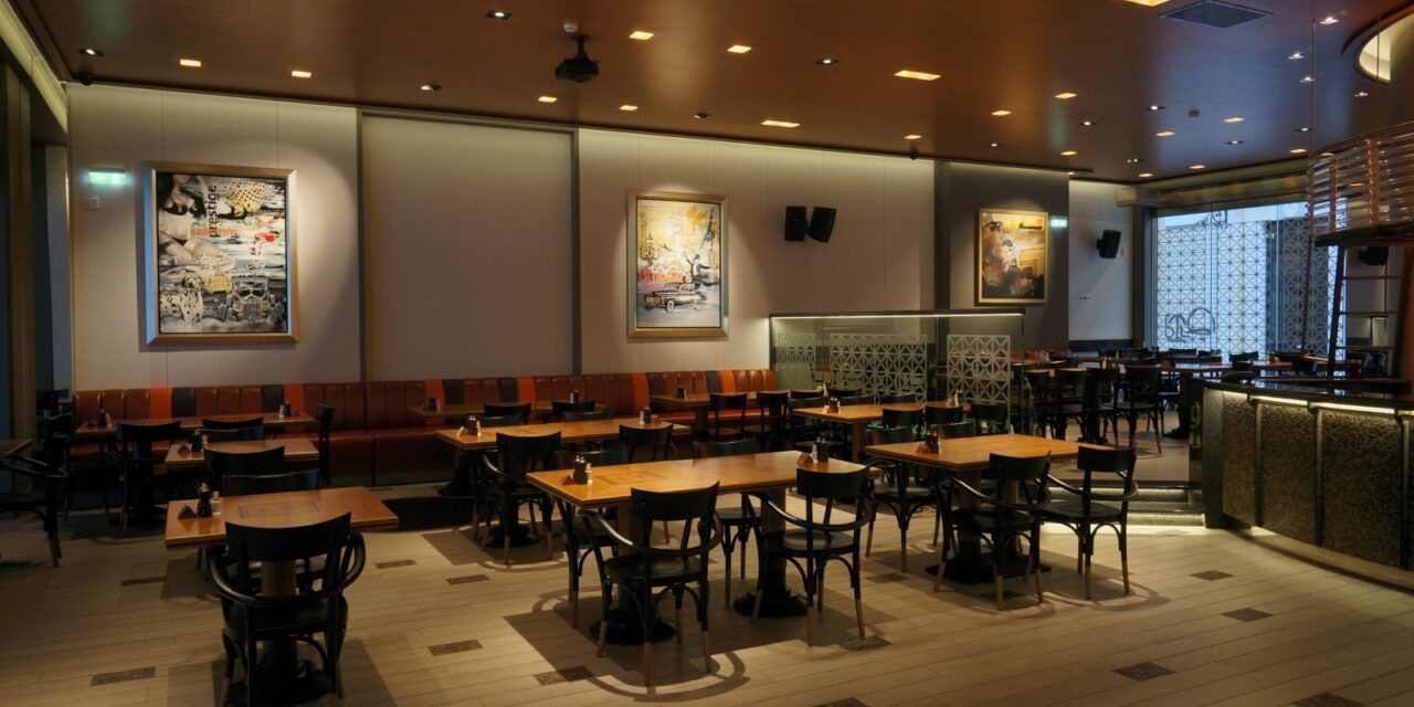 Στο εστιατόριο “Αθηναϊκόν” η πόλη βρίσκει το σπίτι της