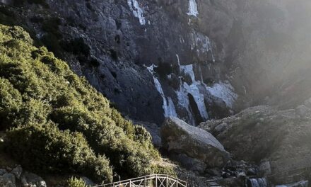 Τζουμέρκα: Πάγωσαν οι δίδυμοι καταρράκτες! (φωτο)