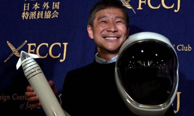 Ιάπωνας δισεκατομμυριούχος ψάχνει σύντροφο για να ταξιδέψει μαζί του…στο φεγγαρι!