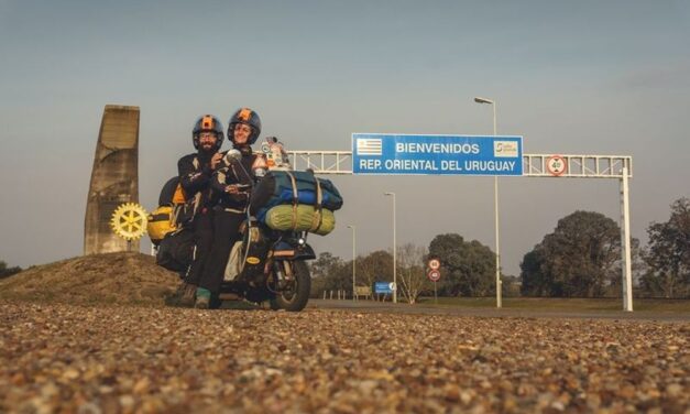 Ζευγάρι από την Ελλάδα κάνει τον γύρο του κόσμου με μια… βέσπα!