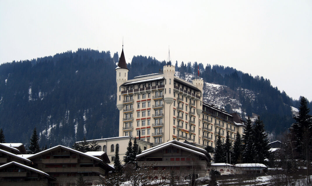 Gstaad Palace: Το ξενοδοχείο όπου περνούν τις γιορτές celebrities από όλο τον κόσμο