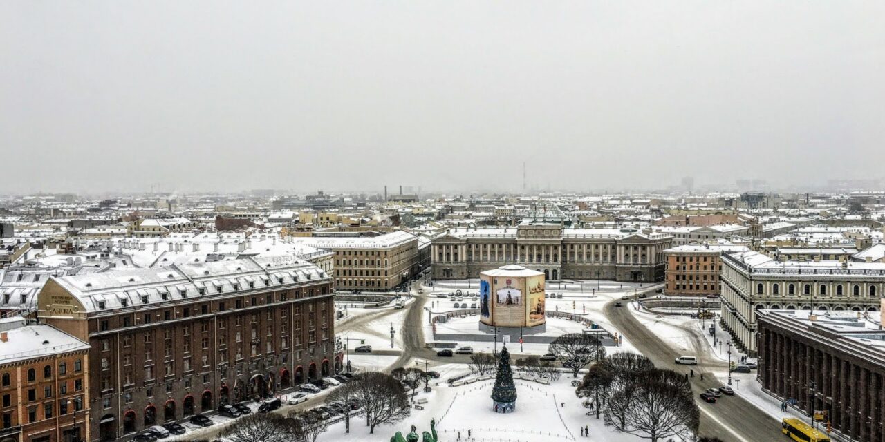 Αγία Πετρούπολη: Ταξίδι στην παγωμένη “Βενετία του Βορρά”