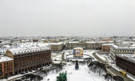Αγία Πετρούπολη: Ταξίδι στην παγωμένη “Βενετία του Βορρά”