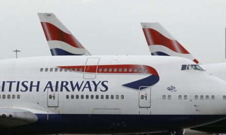 Πανικός σε πτήση Αθήνα-Λονδίνο: Εξέπεμψε σήμα κινδύνου