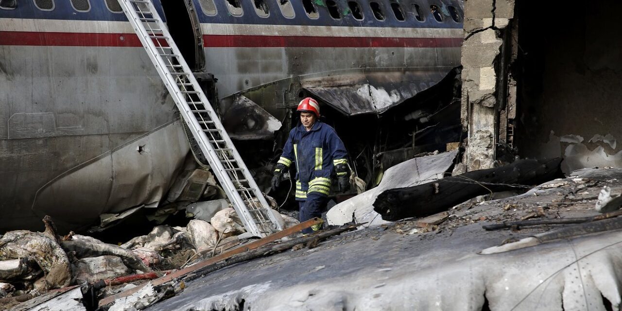 Αεροπορικό δυστύχημα στο Ιράν:  Δεν έπεσε από βλάβη το μοιραίο Boeing, λέει το Κίεβο