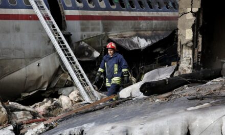 Αεροπορικό δυστύχημα στο Ιράν:  Δεν έπεσε από βλάβη το μοιραίο Boeing, λέει το Κίεβο