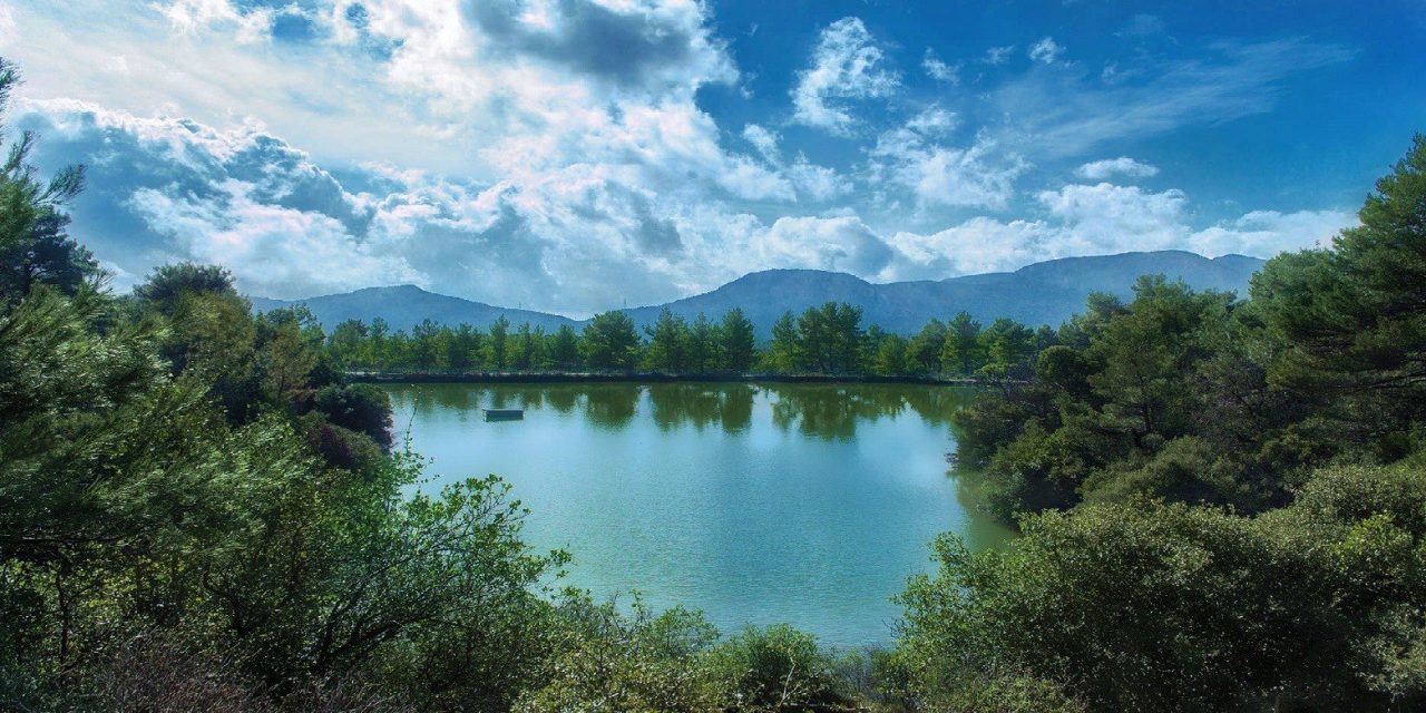 Λίμνη Μπελέτσι: Ένας παράδεισος σε απόσταση αναπνοής από την Αθήνα!