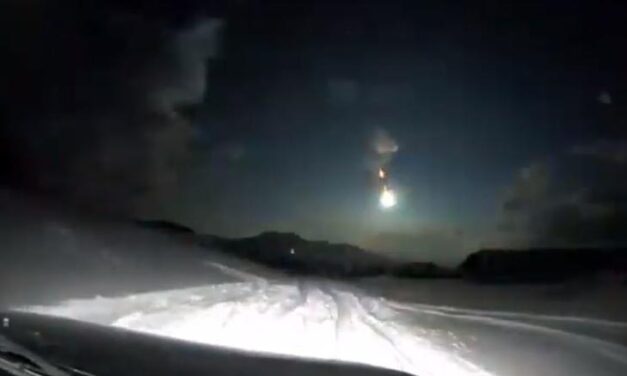 Εντυπωσιακή πτώση ενός μετεωρίτη – Έγινε η νύχτα μέρα (video)