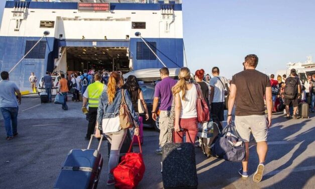 Πλοία: Έρχεται αύξηση στις τιμές των εισιτηρίων