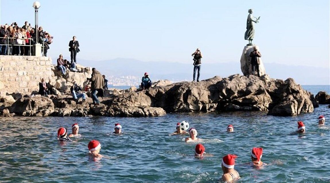Κροατία: Γιόρτασαν τον ερχομό του νέου έτους βουτώντας σε παγωμένες θάλασσες και σε ποτάμια