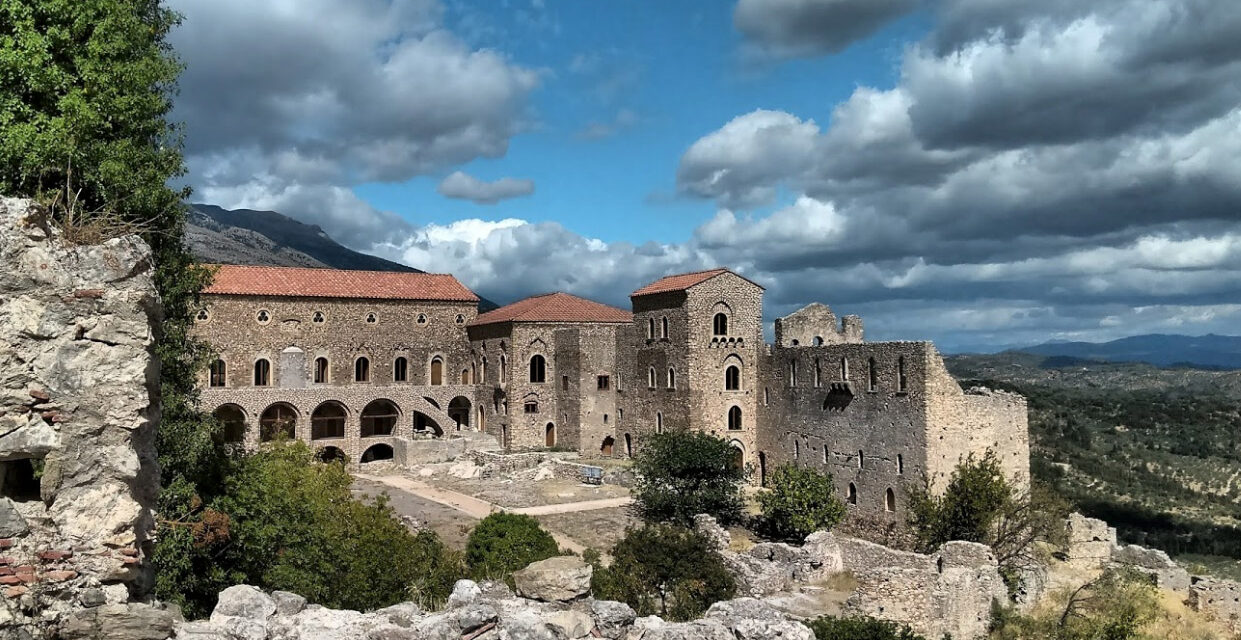 Μυστράς: Ένα ελληνικό Game οf Throne σκηνικό από ψηλά! (video)