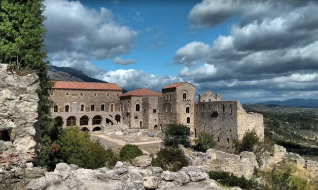 Μυστράς: Ένα ελληνικό Game οf Throne σκηνικό από ψηλά! (video)