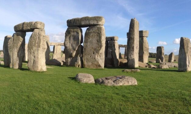 Έχουν κατασκευάσει αρχαίοι Έλληνες το Στόουνχετζ; Δείτε τι βρέθηκε στο αγγλικό μνημείο