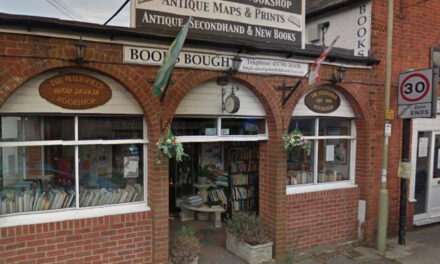 Λονδίνο: Πώς ένα αιωνόβιο βιβλιοπωλείο πούλησε χιλιάδες βιβλία σε ένα βράδυ