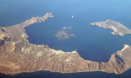 Παγκόσμια πρωτιά: Ρομπότ πήρε δείγμα από το υποθαλάσσιο ηφαίστειο της Σαντορίνης