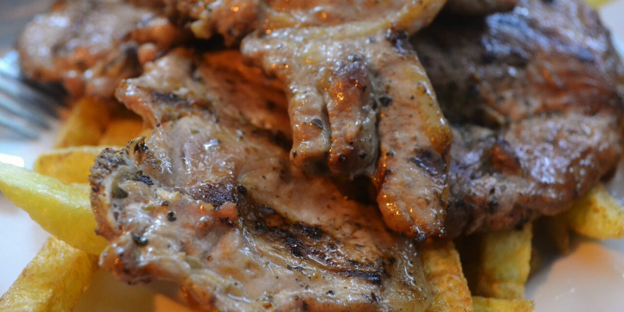 Ο Τέλης: Tα πιο διάσημα μπριζολάκια της πόλης